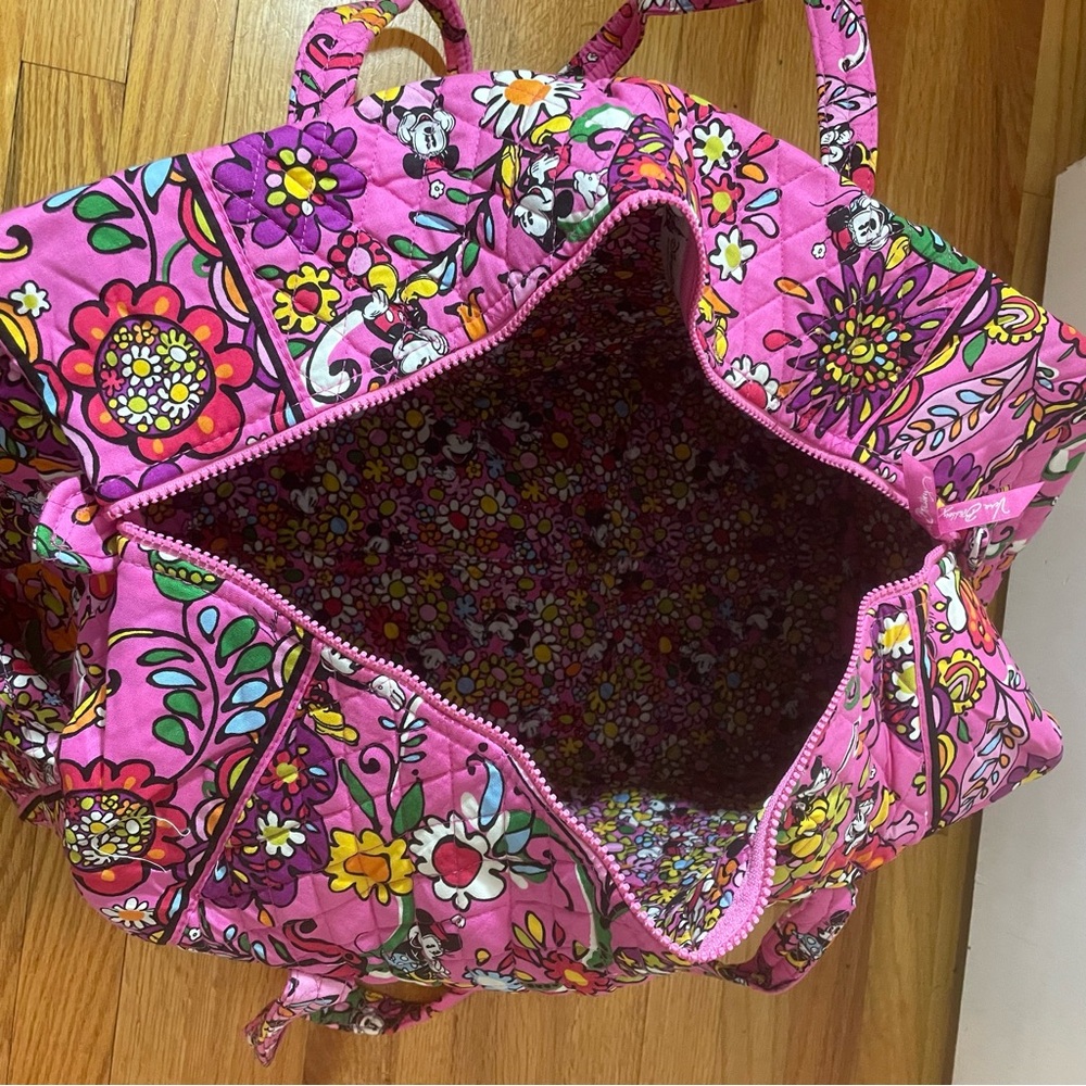 Vera Bradley Disney Parks Just Mousing Around Large Duffel Mickey Minnie Pink - Picture 10 of 10